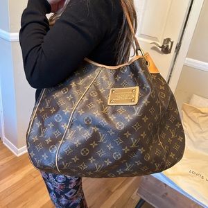 Louis Vuitton monogram PM shoulder bag. Good condition.